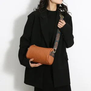 New Single Shoulder Armpit Bag Stylish Woven Woman Retro Simple and Versatile Commuter Large-capacity Cross-body Pillow Bag